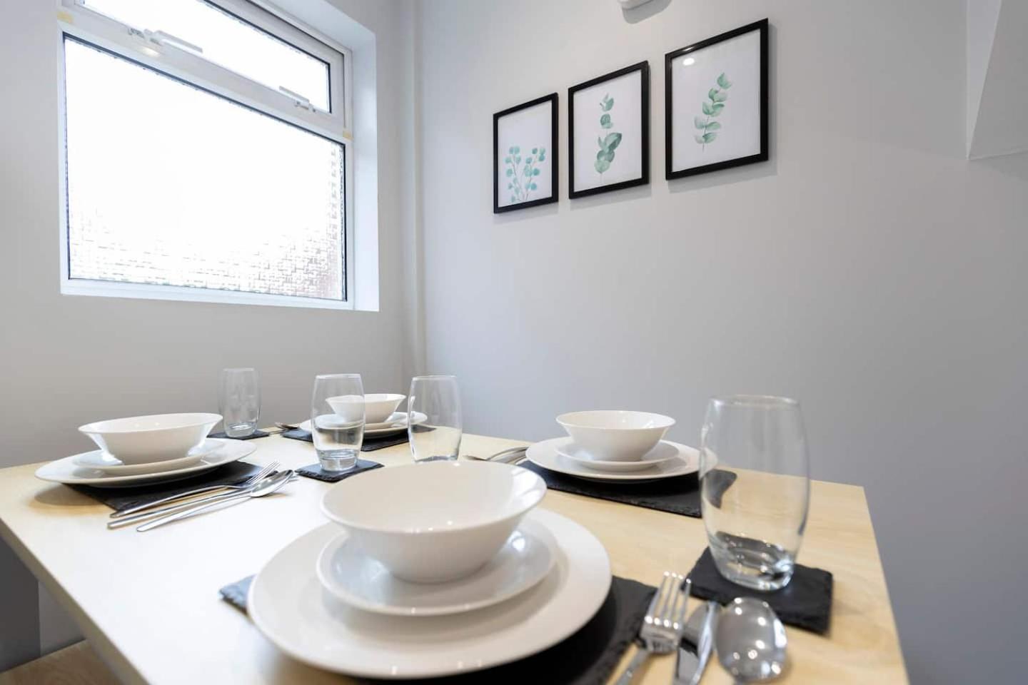 Modern 2 Bedroom Perfect For Family Friends And Workers Саут Шийлдс Екстериор снимка